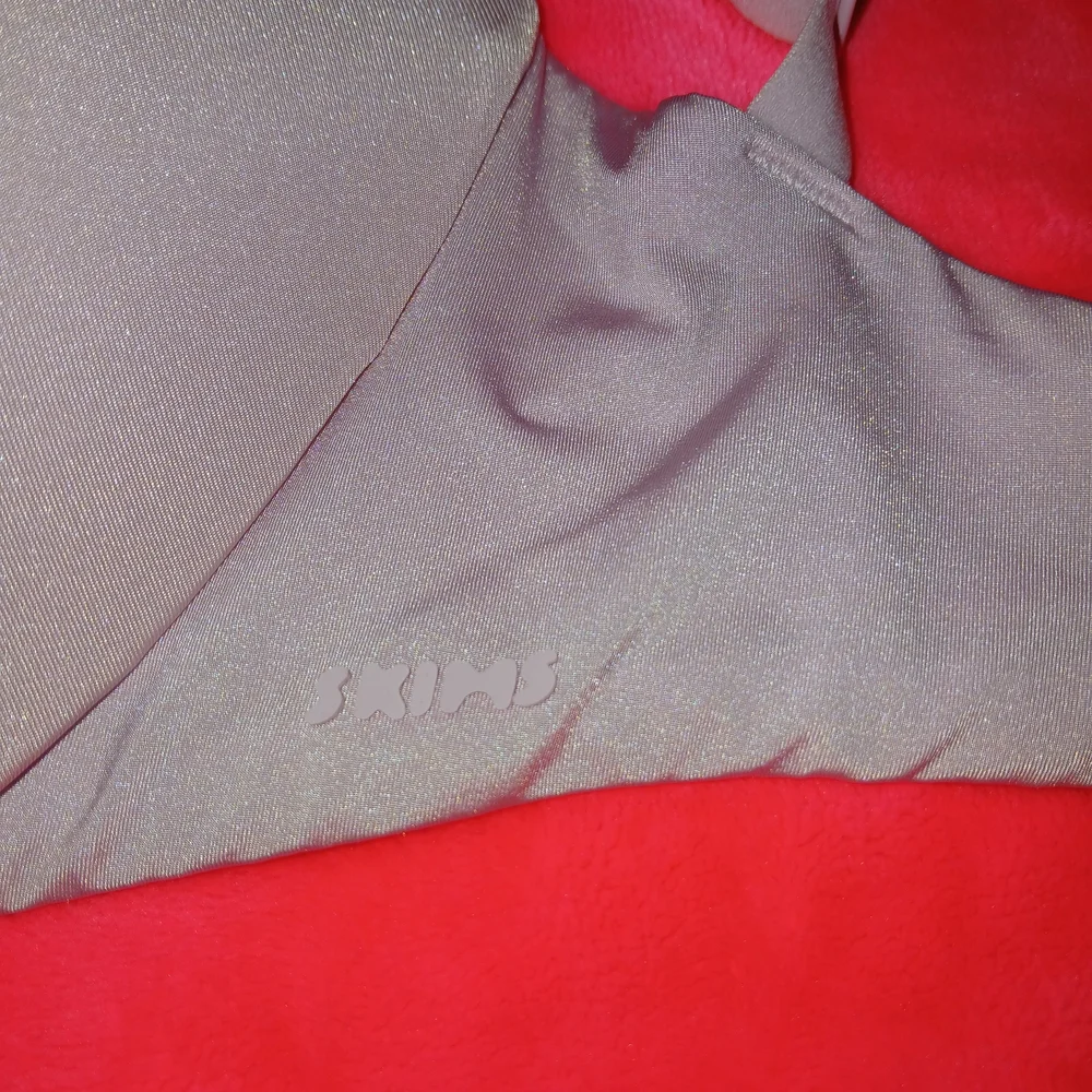NWOT SKIMS Wireless Form Tshirt Light Blush Bra 32DDD (32H) - Picture 2 of 11